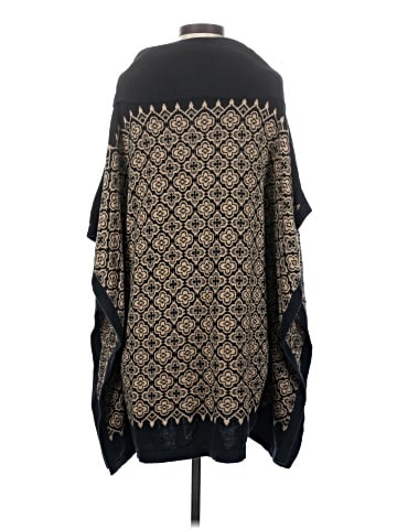 Hinge Poncho (view 2)