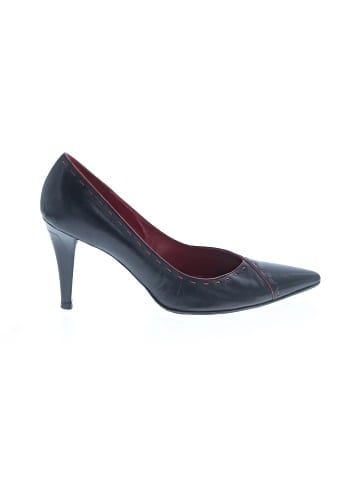 Richard Tyler Heels (view 1)
