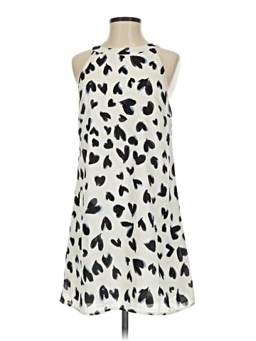 Le Lis Casual Dress (view 1)