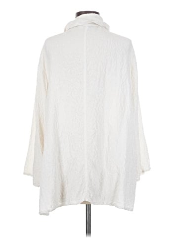 URU 3/4 Sleeve Button-Down Shirt (view 2)
