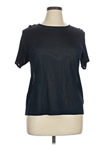 Linda Allard Ellen Tracy Short Sleeve T-Shirt (view 1)