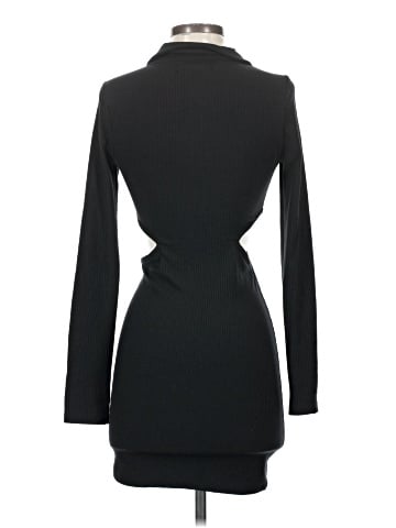 Urban Outfitters Casual Dress (view 2)