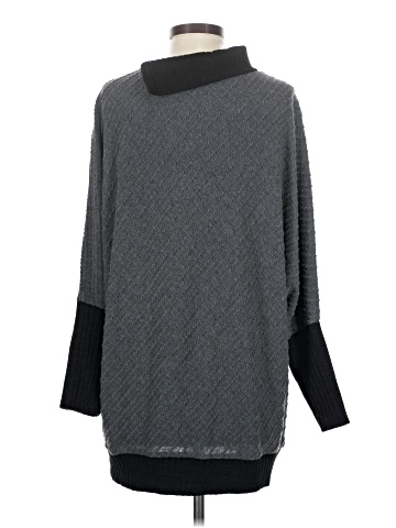 SIMPLE By Suzanne Betro Poncho (view 2)