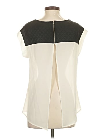 Romeo & Juliet Couture Short Sleeve Blouse (view 2)