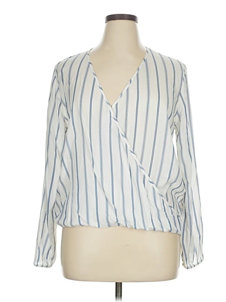 Pre-owned Pink Rose Long Sleeve T-shirt In Ivory
