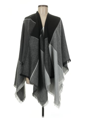 V.Fraas Poncho (view 1)