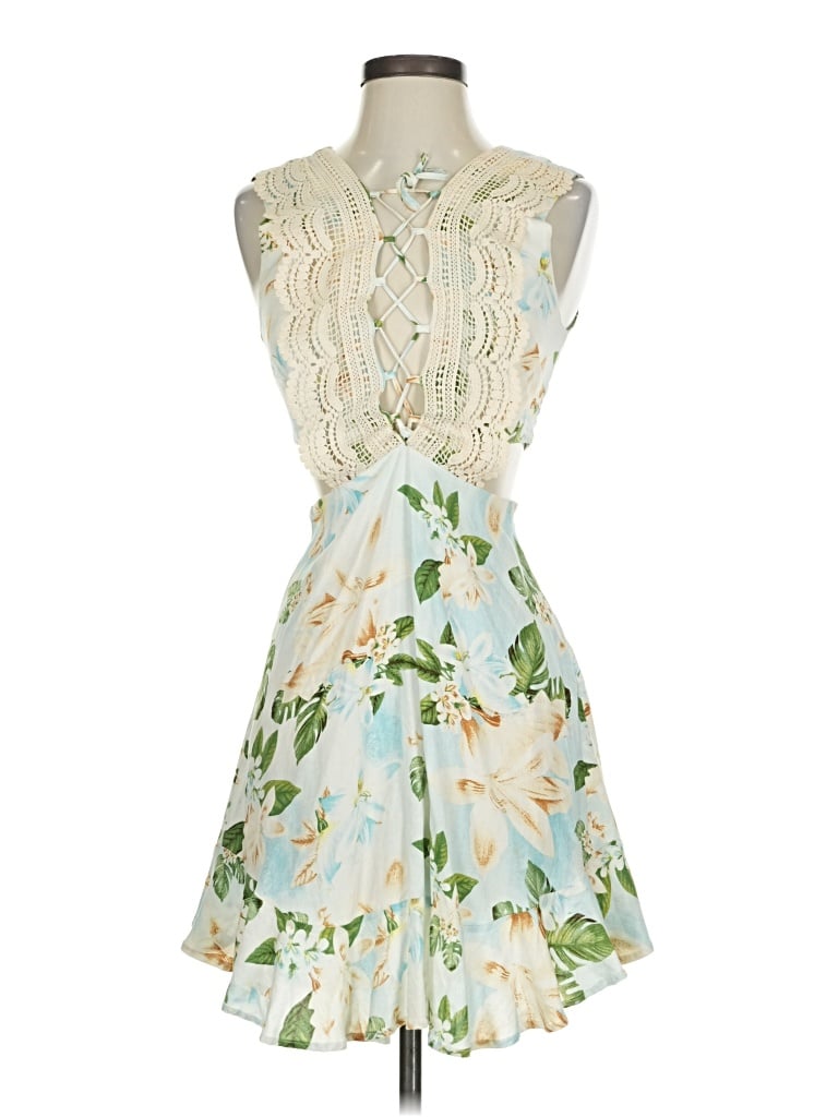 Pre-owned Farm Rio Cocktail Dress In Green