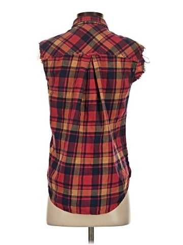 BDG Sleeveless Button-Down Shirt (view 2)