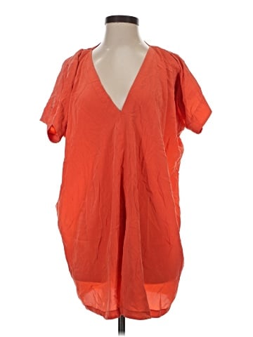 Vince. Short Sleeve Silk Top (view 1)