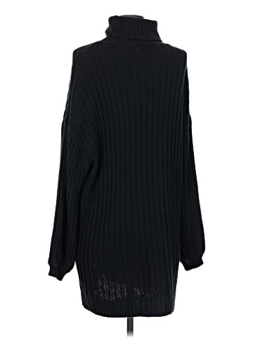 Urban Outfitters Casual Dress (view 2)