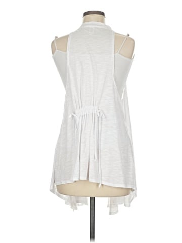 It's Sleeveless Blouse (view 2)
