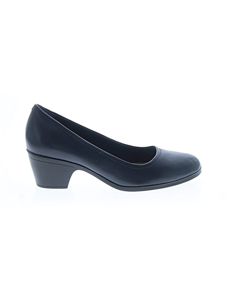Pre-owned Clarks Flats In Blue
