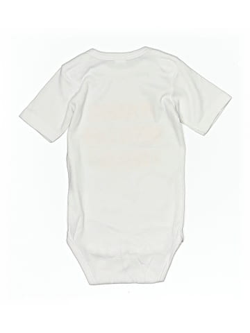 Laughing Giraffe Short Sleeve Onesie (view 2)