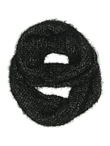 Deena & Ozzy Scarf (view 1)