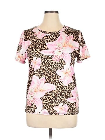 Free Kisses Short Sleeve T-Shirt (view 1)