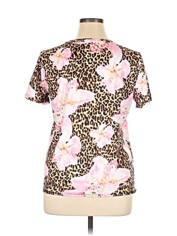 Free Kisses Short Sleeve T-Shirt (view 2)