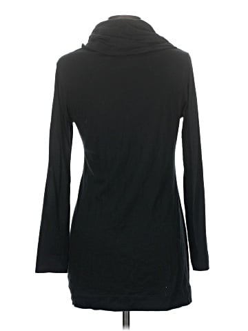 Streetwear Turtleneck Sweater (view 2)