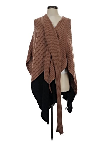 Per Se By Carlisle Poncho (view 1)