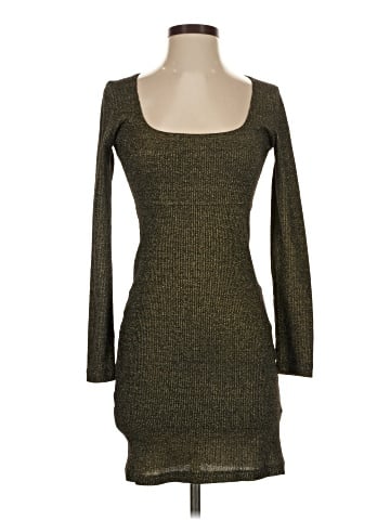 Urban Outfitters Casual Dress (view 1)