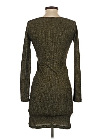 Urban Outfitters Casual Dress (view 2)