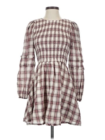 American Eagle Outfitters Casual Dress (view 1)