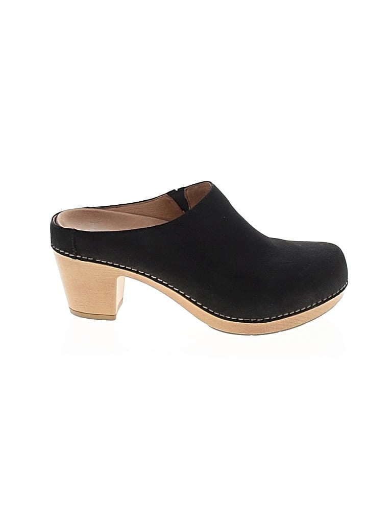 Click to view more detailed imagery on our partner's website Pre-owned Dansko Mule/clog In Black