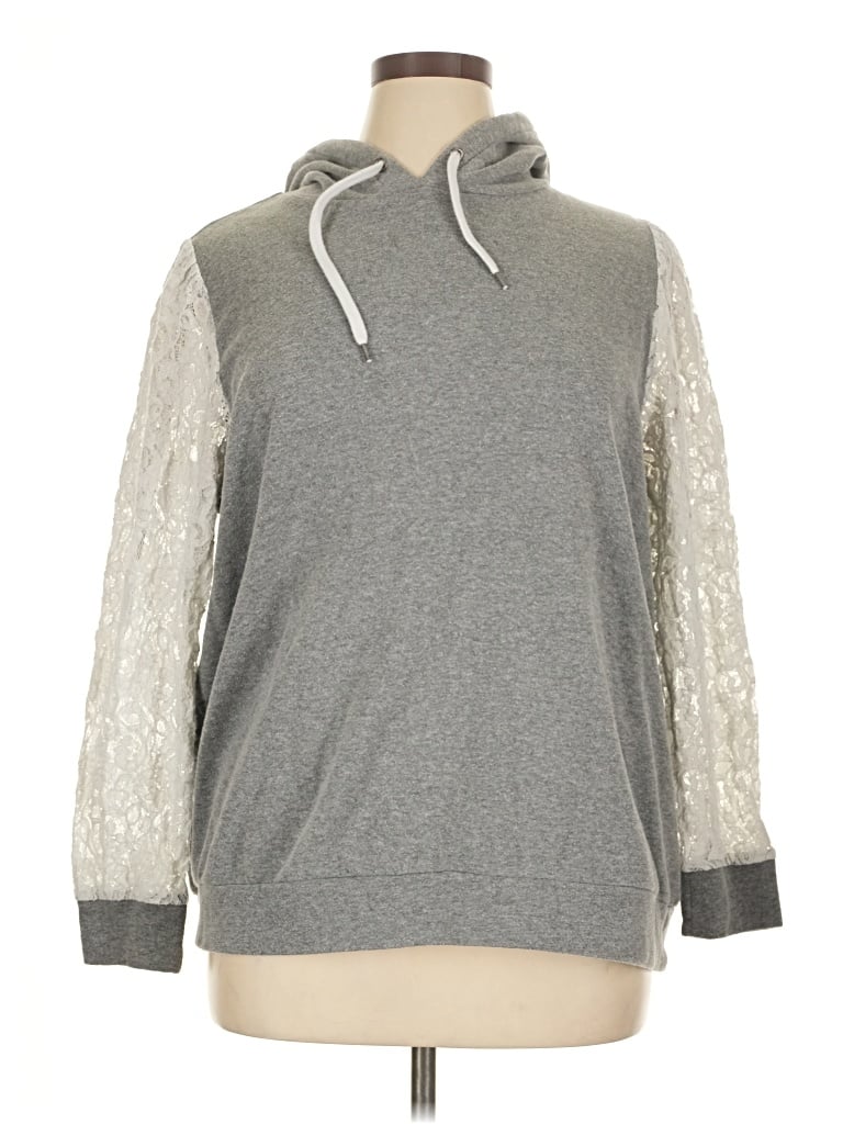 Pre-owned Torrid Sweatshirt In Gray