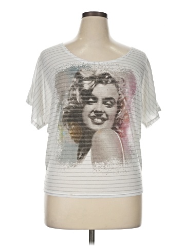 Marilyn Monroe Short Sleeve T-Shirt (view 1)