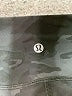 Lululemon Athletica Camo Black Active Pants Size 4 - photo 7