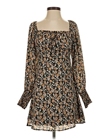 Le Lis Casual Dress (view 1)