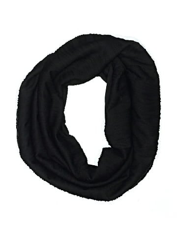 Sholdit Scarf (view 1)