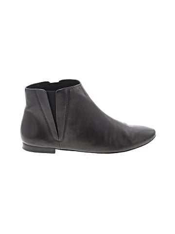 Pour La Victoire Ankle Boots (view 1)