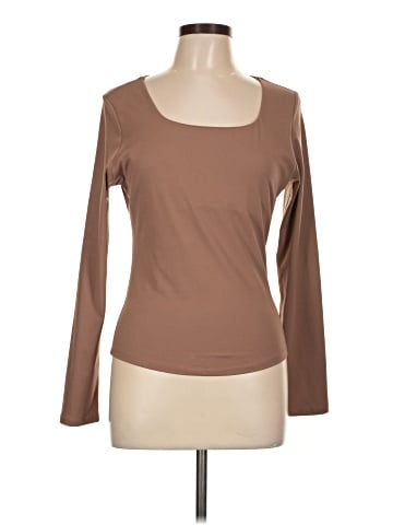 Trendy Queen Long Sleeve T-Shirt (view 1)