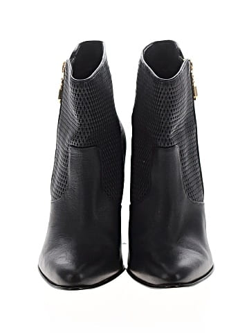 Luz da Lua Ankle Boots (view 2)