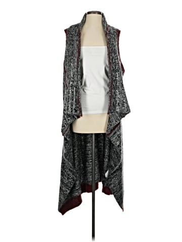 Hazel Cardigan (view 1)