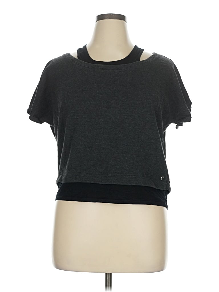 Pre-owned Fabletics Short Sleeve T-shirt In Gray