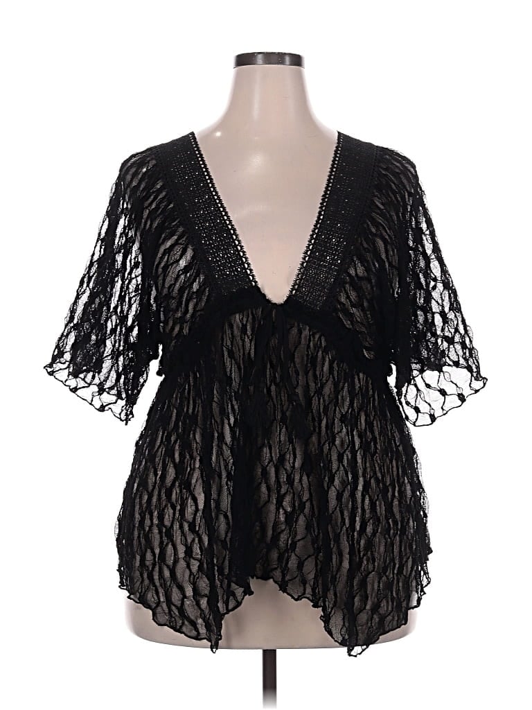 Pre-owned Daytrip Kimono In Black