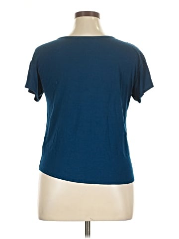 Cha Cha Vente Short Sleeve Top (view 2)