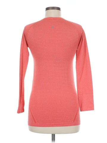 Lululemon Athletica 3/4 Sleeve T-Shirt (view 2)