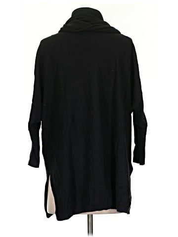 Between Me & You Poncho (view 2)
