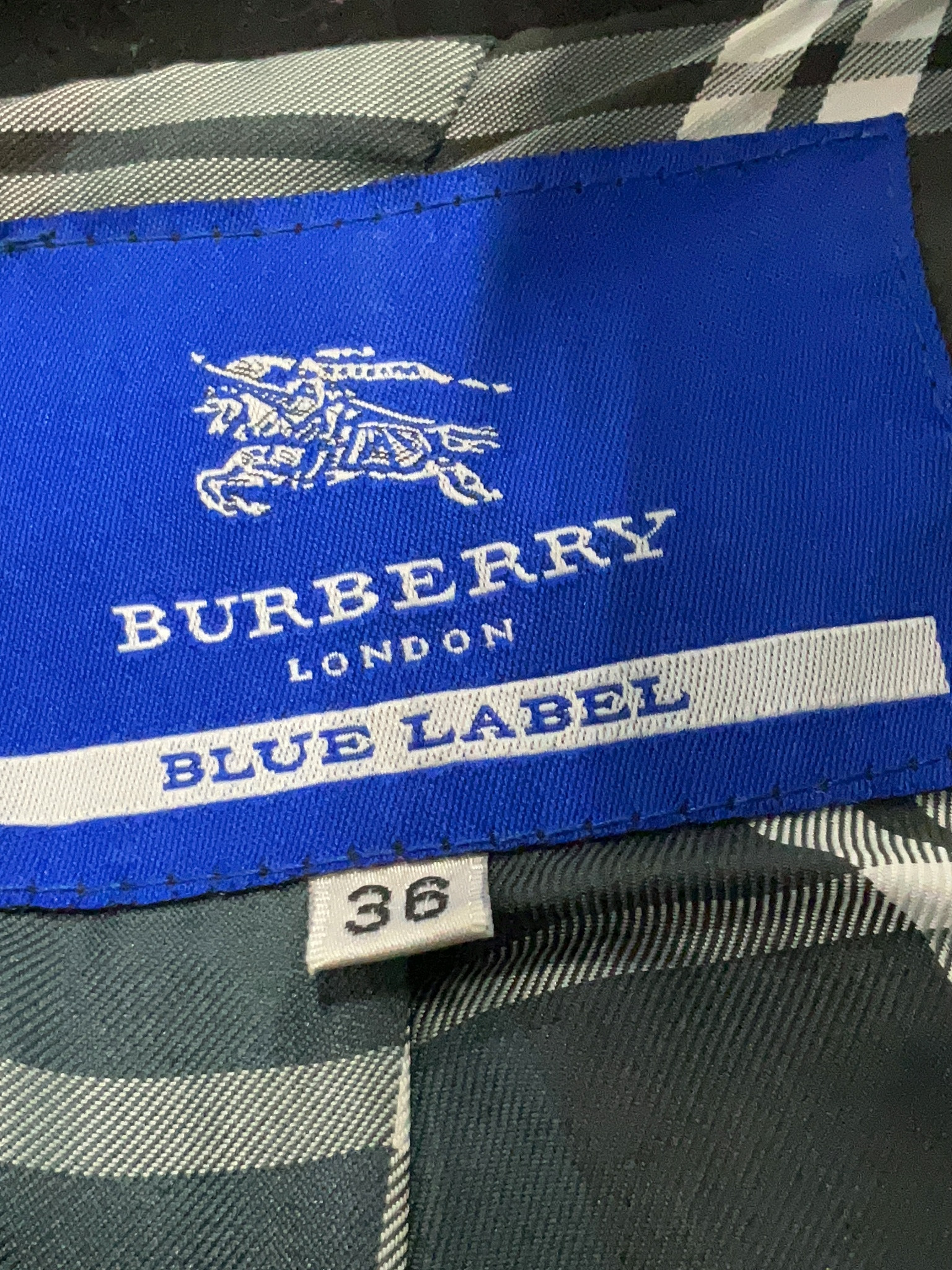 Burberry London Blue Labbel