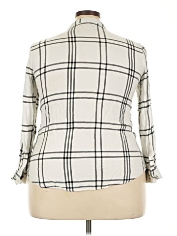 Max Jeans 3/4 Sleeve Button-Down Shirt (view 2)