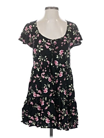 Urban Outfitters Casual Dress (view 1)