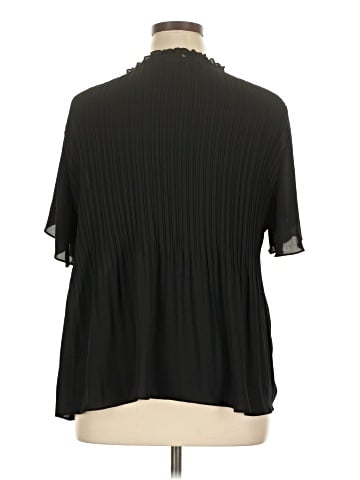 Sunny Leigh Short Sleeve Blouse (view 2)