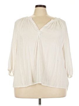 Crown & Ivy 3/4 Sleeve Blouse