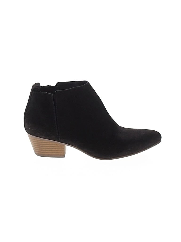 Pre-owned Old Navy Ankle Boots In Black