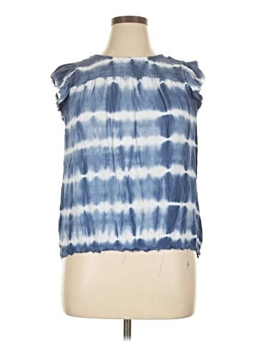 True Craft Sleeveless Blouse (view 1)