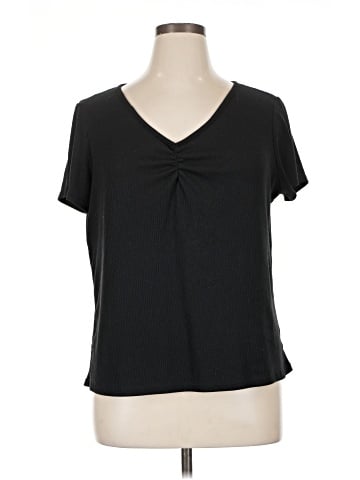 Free Kisses Short Sleeve T-Shirt (view 1)