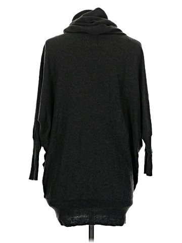 Between Me & You Poncho (view 2)