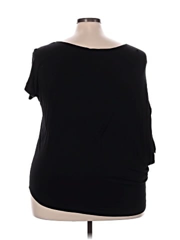 Leebe Short Sleeve T-Shirt (view 2)